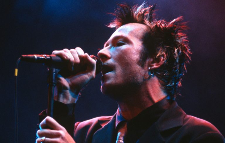 Previously unreleased Scott Weiland song ‘If I Could Fly’ shared 10 years after his death