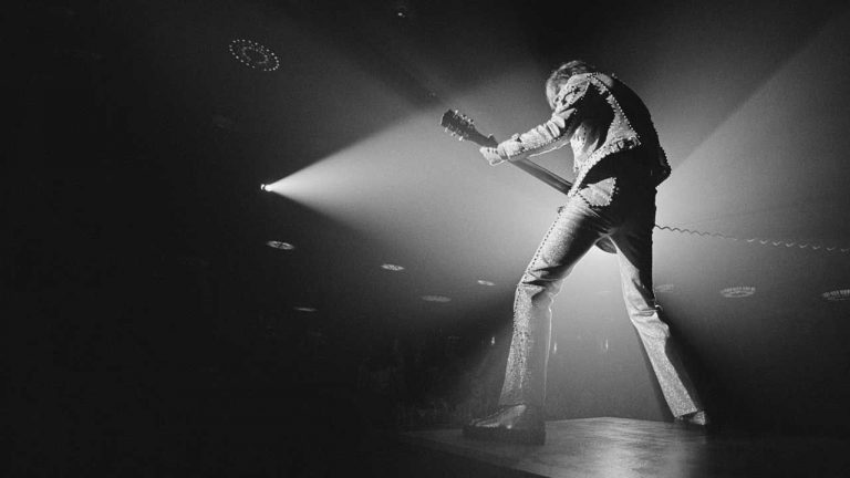 “You only get in trouble if you steal people’s melodies and words, as Led Zeppelin did”: The story of the classic “inspired” by John Lee Hooker that paid for Foghat’s drummer’s Lamborghini