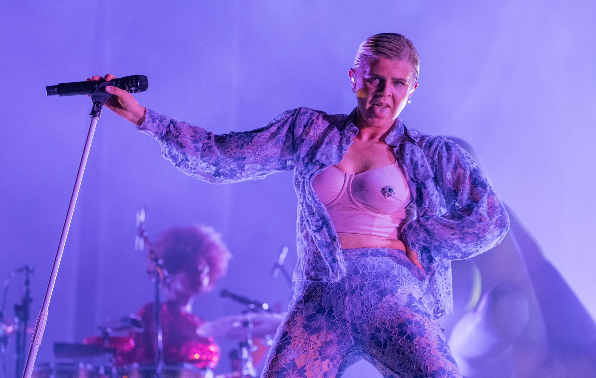 Watch Robyn debut new songs ‘Talk To Me’ and ‘Sexistential’ at Brooklyn New Year’s Eve show