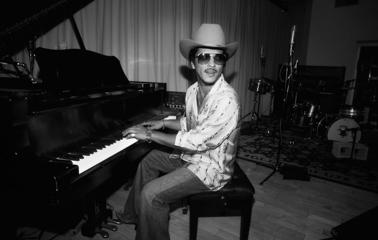 Bruno Mars performs in Roblox’s ‘Steal A Brainrot’