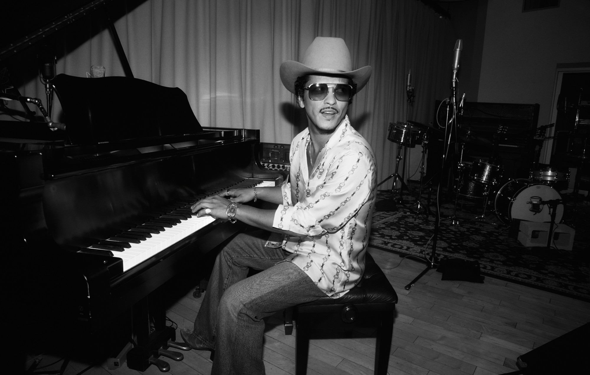 Bruno Mars performs in Roblox’s ‘Steal A Brainrot’