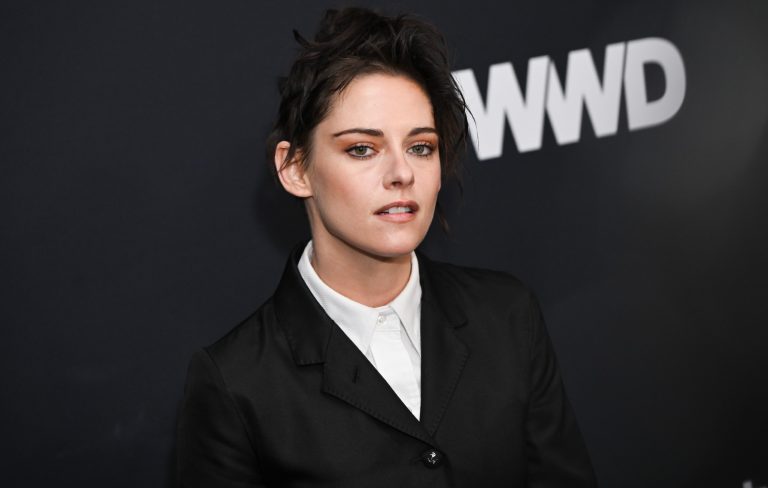 Kristen Stewart will “probably not” stay in Trump’s America