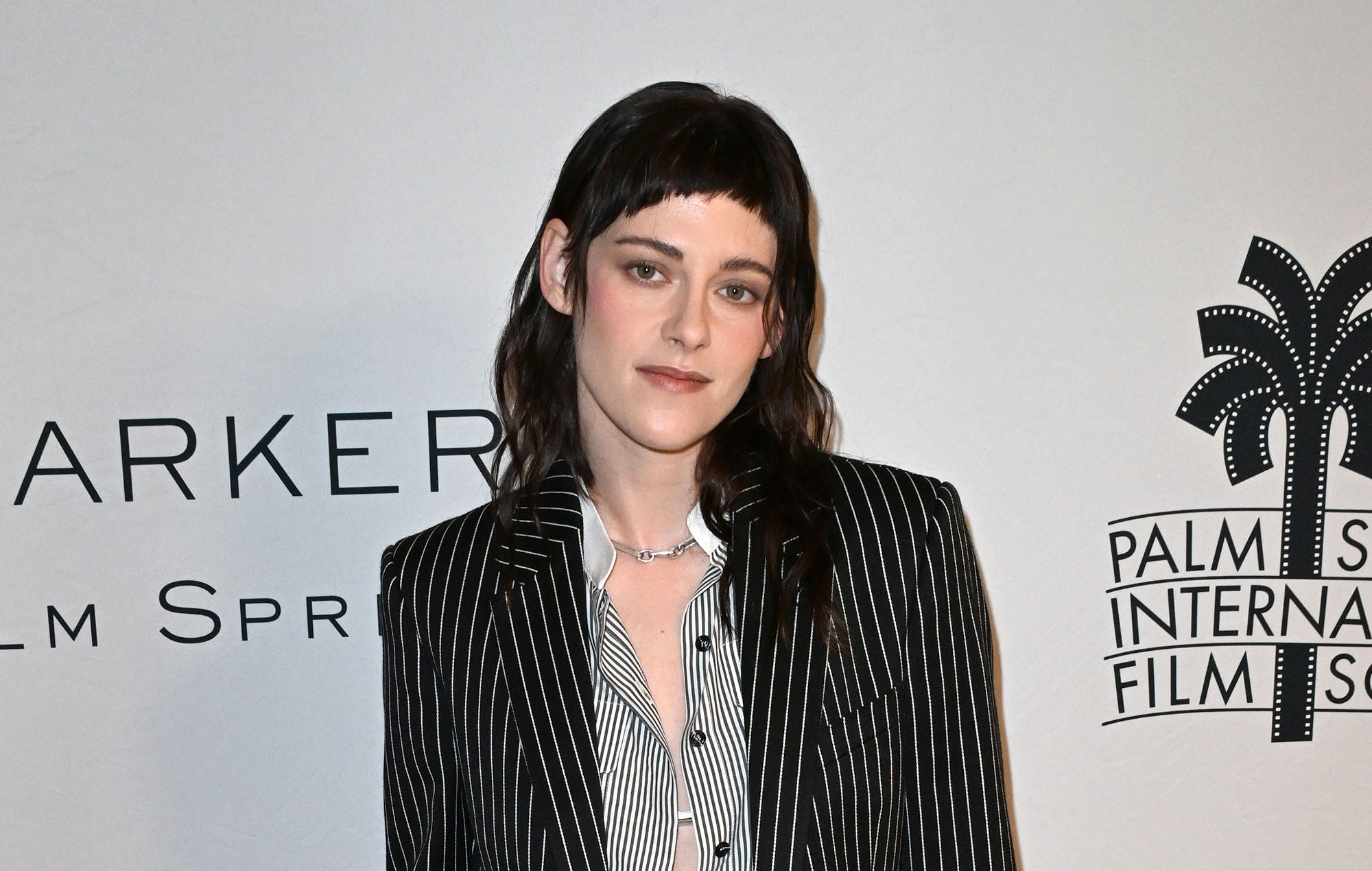 Kristen Stewart is determined to direct ‘Twilight’ reboot: “I’m committed!”