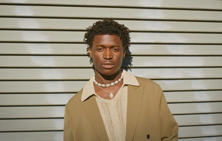 Mon Rovîa is on The Cover this week, with a playlist of ‘Music for the Pouring’