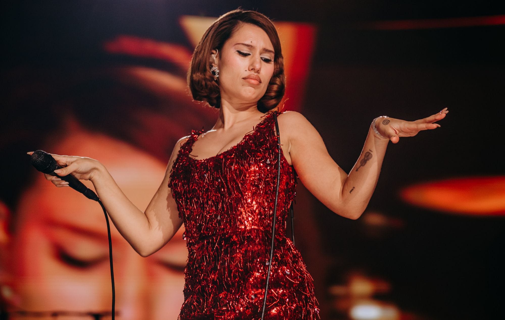 Watch RAYE debut new ‘This Music May Contain Hope’ songs as she kicks off 2026 tour in Poland