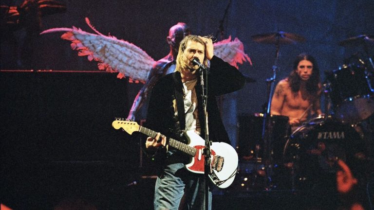 “I said,  ‘Listen, I don’t think you should die!’” How Dave Grohl realised that the end was near for Kurt Cobain and Nirvana