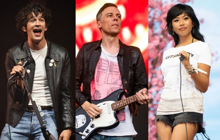 The Cribs’ Ryan Jarman had a guitar stolen – only to find it in the hands of The 1975 and Beabadoobee 20 years later