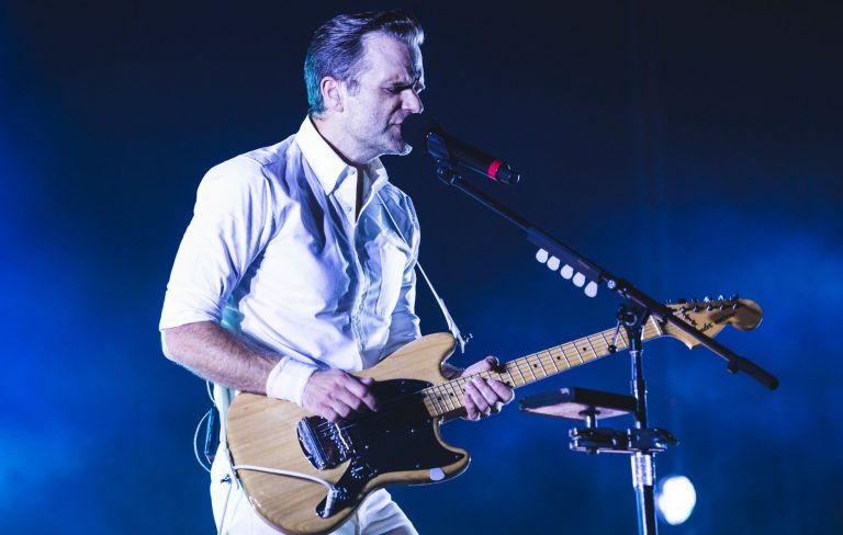 Watch Death Cab For Cutie’s Ben Gibbard cover Morrissey with The Smiths tribute band