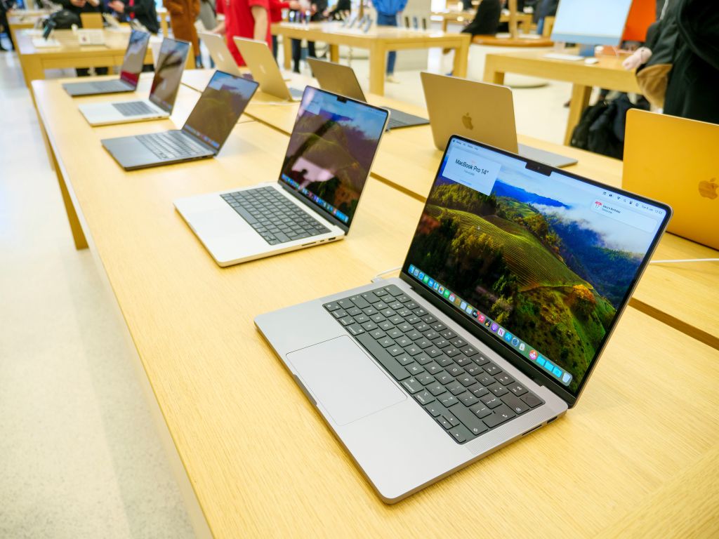 Apple Reportedly Dropping Cheaper MacBooks In New Colors