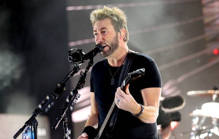 Watch viral video of Chad Kroeger singing Nickelback’s ‘Rockstar’ to demanding fan in casino