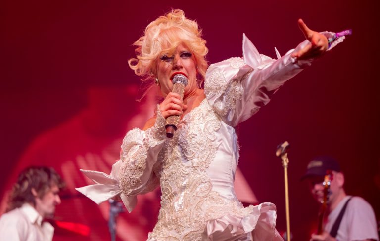 Photographer responds to Amyl & The Sniffers’ Amy Taylor “exploitation” lawsuit with restraining order petition