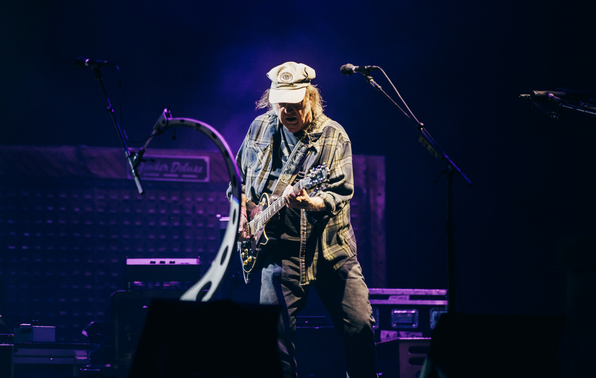 Neil Young has “decided” to cancel entire 2026 UK and European tour: “I’m sorry to let you down”