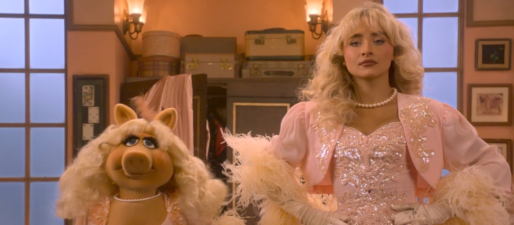 Miss Piggy Insists There’s No Beef With ‘Muppet Show’ Co-Star Sabrina Carpenter After Getting ‘Arrested’ At Her Concert
