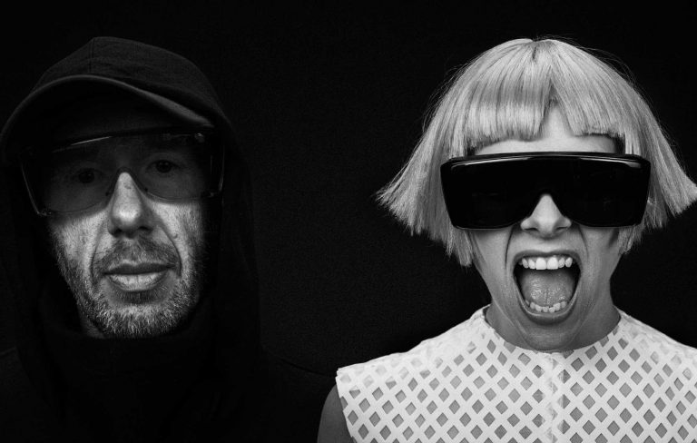 Tomora tell us about the world of ‘Come Closer’: “The album is about the search for some connection”