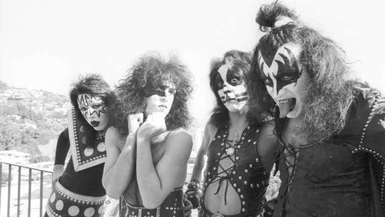 “He asked me ‘Do you have long hair? Are you willing to wear a dress and high heels? Are you willing to wear lipstick?’ Those questions fascinated me.” Peter Criss recalls his first conversation with Gene Simmons and the birth of Kiss