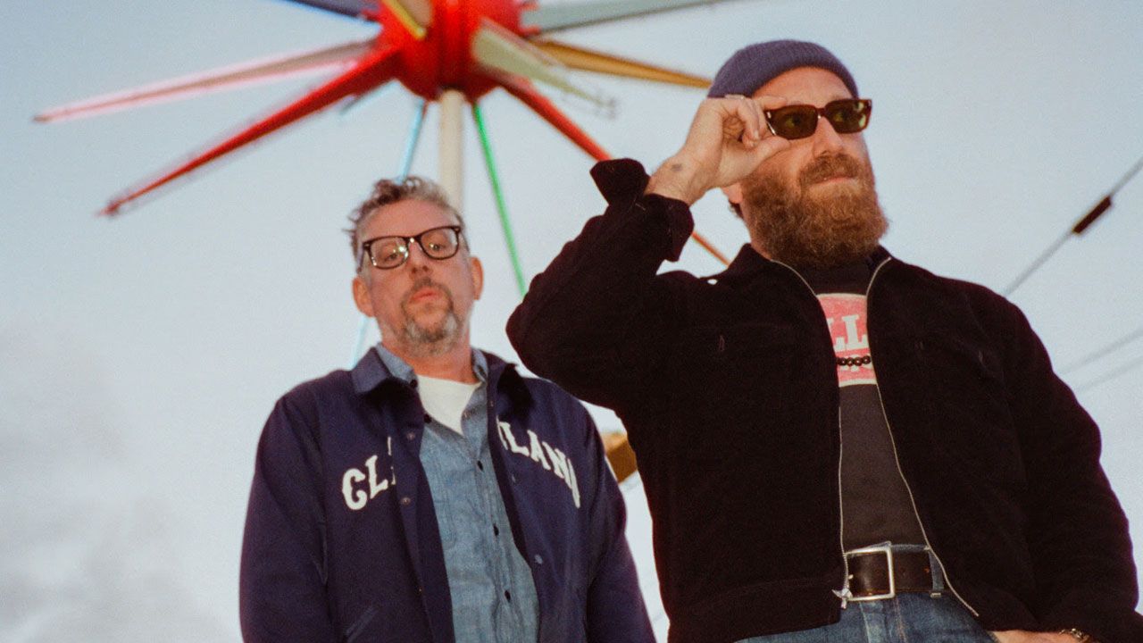 “It was a nightmare to mix, but we got it sounding raw and filthy.” The Black Keys announce “primal” new album Peaches!, launch first single