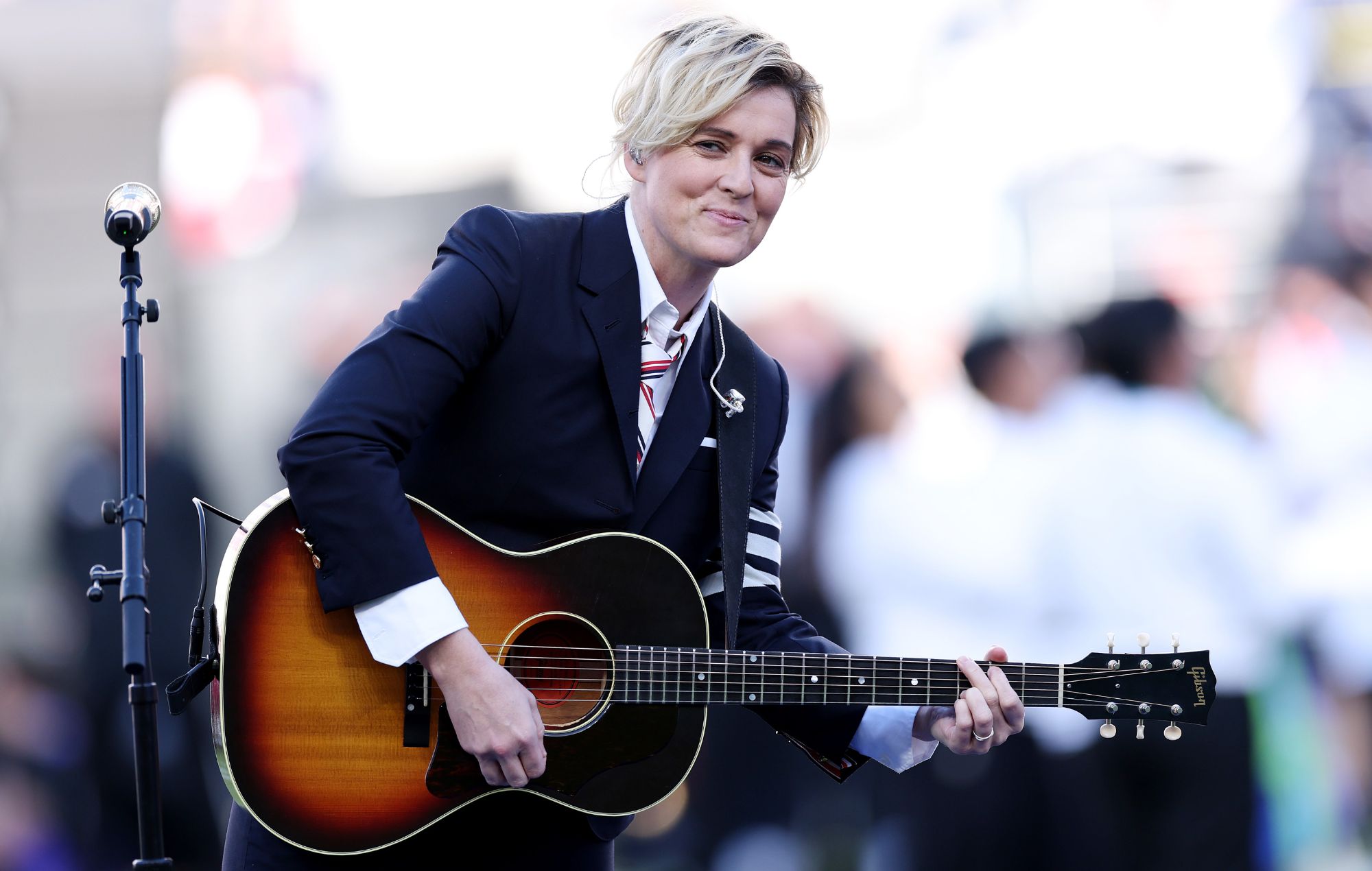 Brandi Carlile says Trump voters got “fucking scammed”: “We got duped by a con artist. Get mad enough to change your mind”