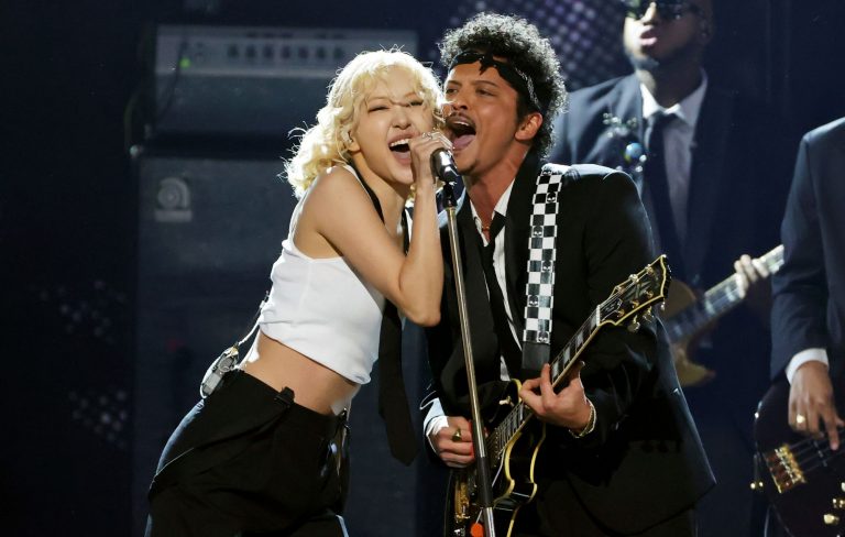 Watch ROSÉ make Grammys history with Bruno Mars performing ‘APT.’