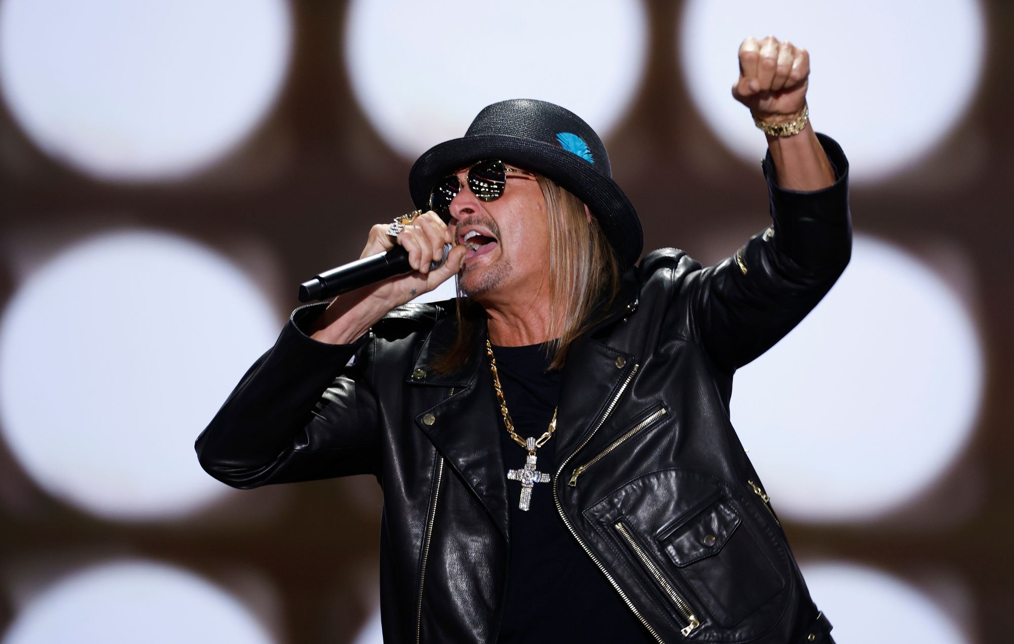 Kid Rock insists he wasn’t lip-syncing at ‘All-American Halftime Show’, but was just “out of sync”