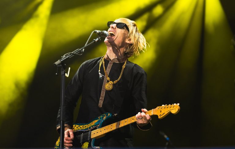 Kula Shaker talk “breaking up the Britpop party” in the ’90s as they unveil epic ‘Wormslayer’ video