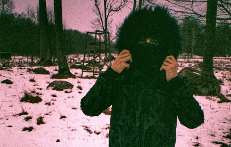 Check out EsDeeKid’s gritty new single and video for ‘Omens’ as he plays first US shows