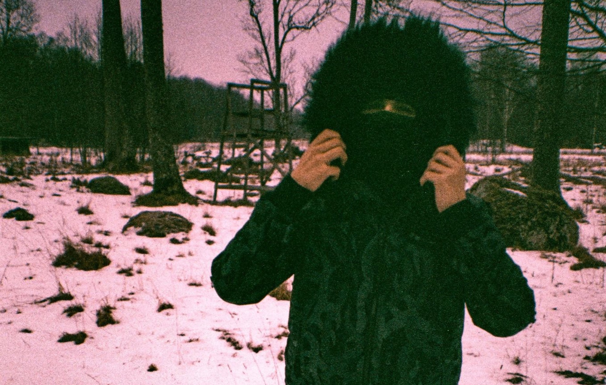 Check out EsDeeKid’s gritty new single and video for ‘Omens’ as he plays first US shows