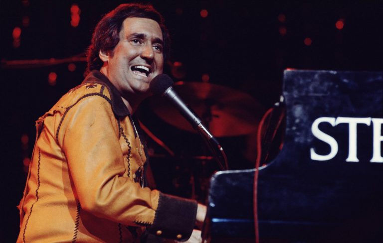 Tributes paid after death of legendary ‘Breaking Up Is Hard To Do’ singer-songwriter Neil Sedaka, age 86: “A rare talent”