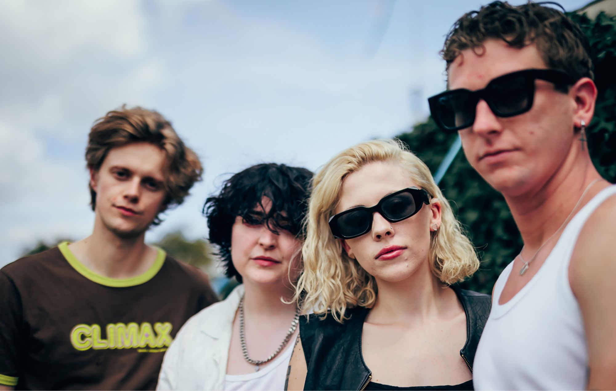 Pale Waves announce departure of guitarist Hugo Silvani: “We will miss him dearly”