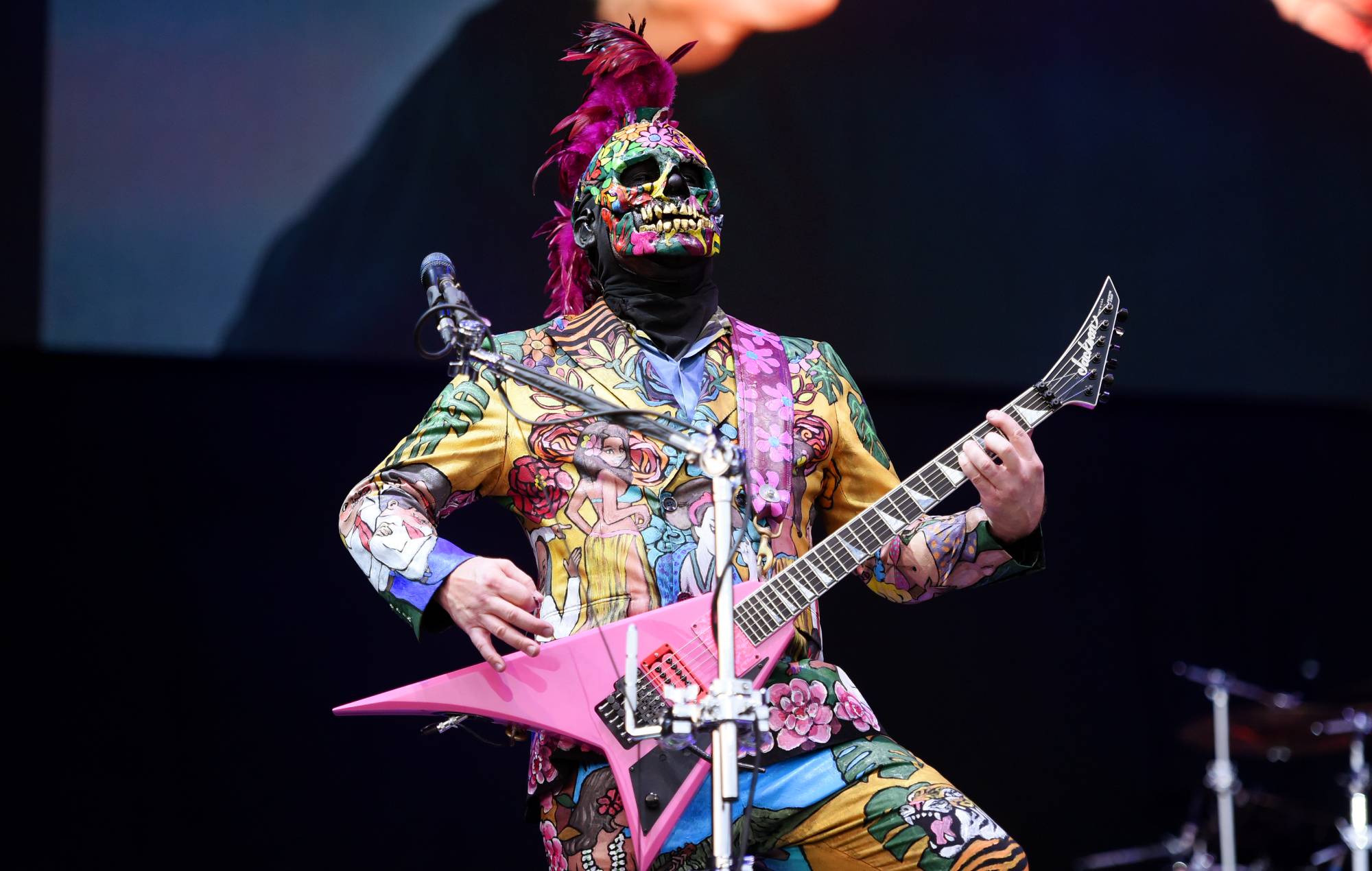 Limp Bizkit’s Wes Borland says “fuck ICE” and tells Trump supporters to unfollow him: “I just want everyone to be happy”