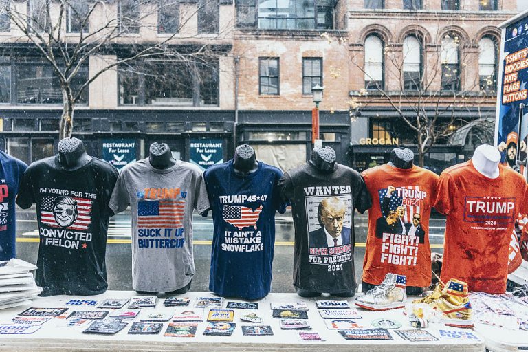 Smoothie King Fires Two Employees For Denying Sevice To Customer Wearing Trump Merch