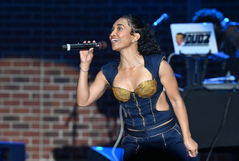 Chilli Apologizes For Accidentally Sharing Michelle Obama Conspiracy Theory, Denies Being MAGA