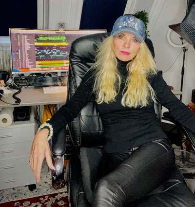 Anne Marie Bush Breathes Life Into Vulnerability with the Powerful Single “Heartbeat’s Echo”