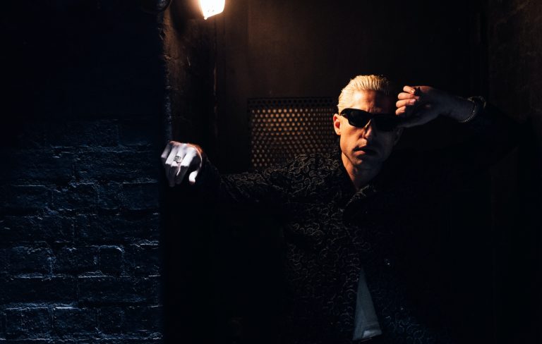 Queens of the Stone Age and Mini Mansions’ Michael Shuman returns as GLU on streetwise new single ‘Pony Boy’