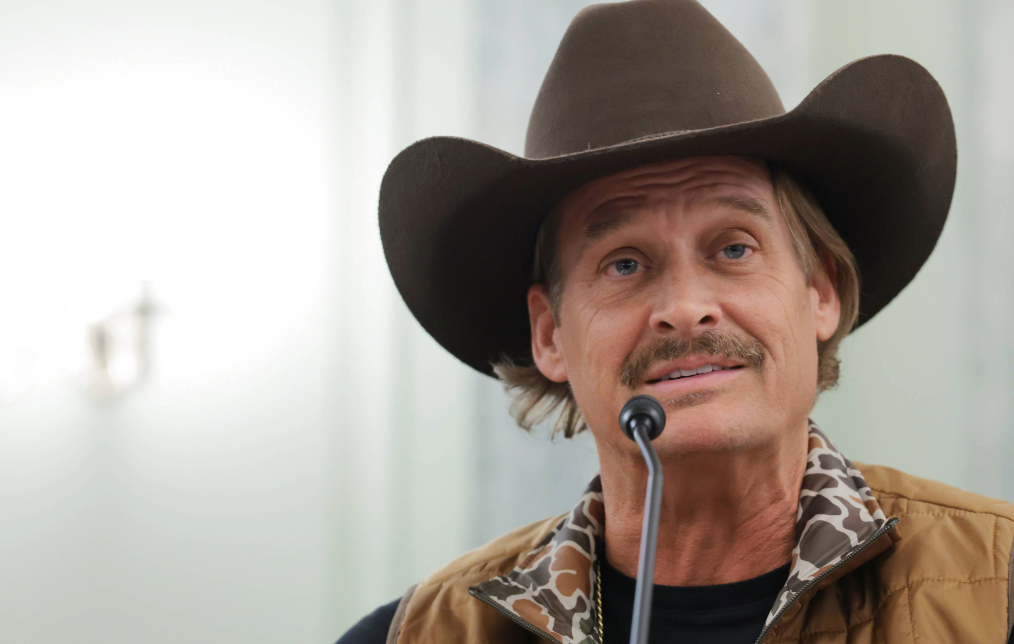 Kid Rock reacts to Conan O’Brien’s Oscars joke