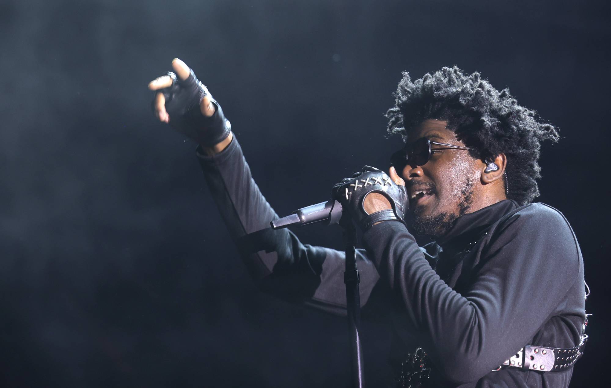 Labrinth shares further criticism of music industry after announcing he’s “done” with his label: “Fake ain’t a good business plan”