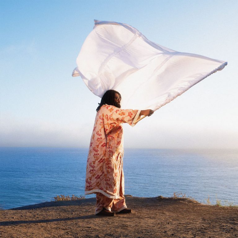 Elmiene Releases New Single ‘SAVIOUR’