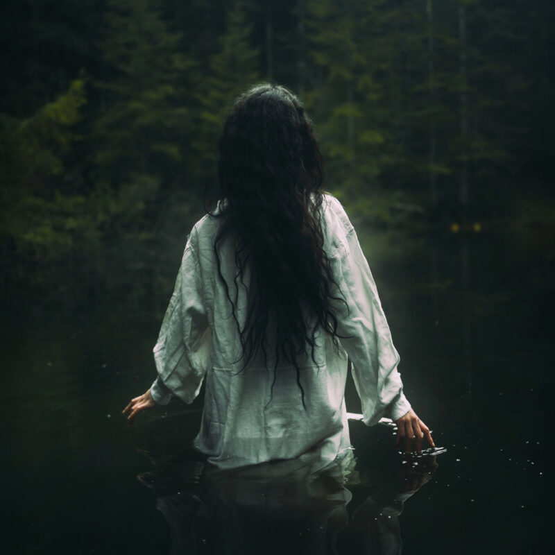 “As Shadows Grow Tall” — Dutch Post-Punk Outfit Bragolin Returns With “I Don’t Like What It Does to Me”