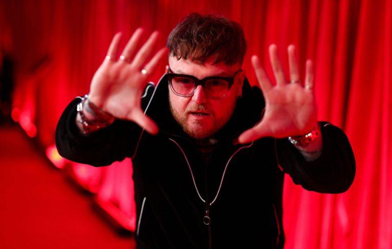 The Lottery Winners talk “bromance” with Robbie Williams: “He is the king of entertainment, and I’d like to think I am the prince”