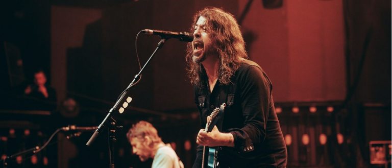 “There’s no tanks, fantastical swordfights or bloody executions, just sweat, songs and almighty sing-alongs: rock’n’roll at its very best.” Foo Fighters return to their punk roots in a very sweaty Manchester club