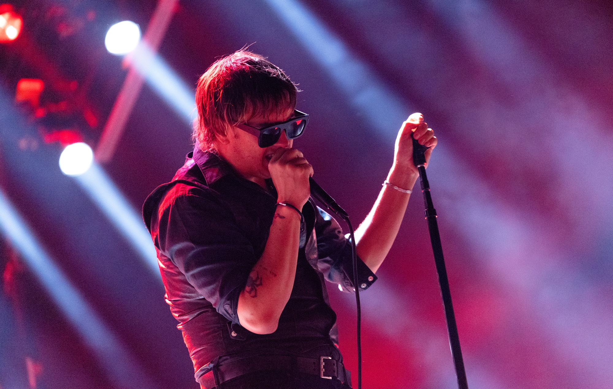 Watch The Strokes play new song ‘Going Shopping’ live for first time after mailing it to fans on cassette