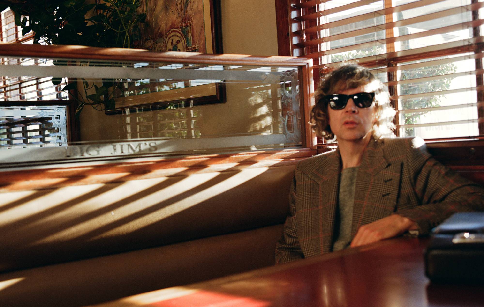 Beck revisits ‘Morning Phase’ and ‘Sea Change’ on beautiful new single ‘Ride Lonesome’ as he announces 2026 tour