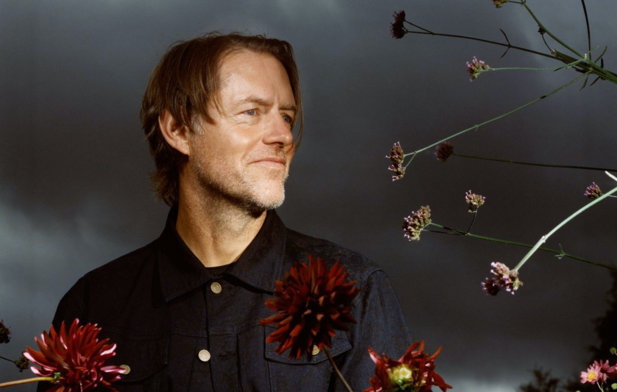 Radiohead’s Ed O’Brien shares hypnotic new single ‘Incantations’ and announces UK ‘In Conversation’ events