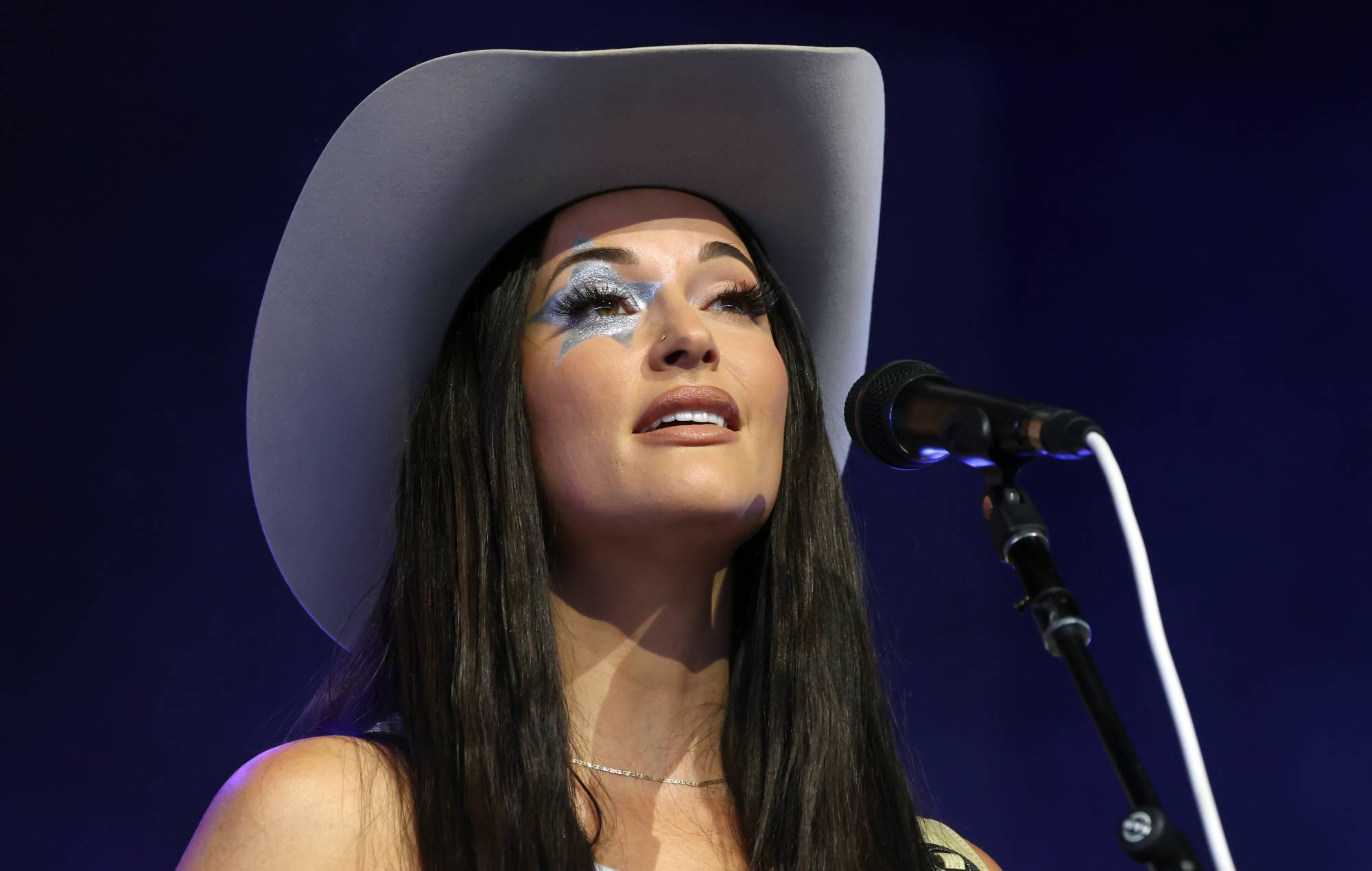 Watch Kacey Musgraves debut new songs from upcoming album ‘Middle Of Nowhere’ during surprise Coachella set