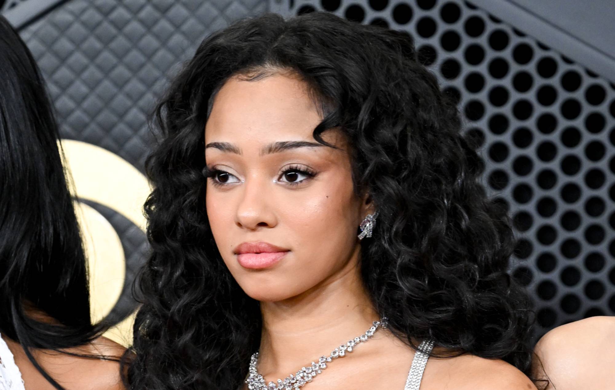 Manon says she’s “having positive conversations” with label after being placed on “temporary hiatus” from KATSEYE