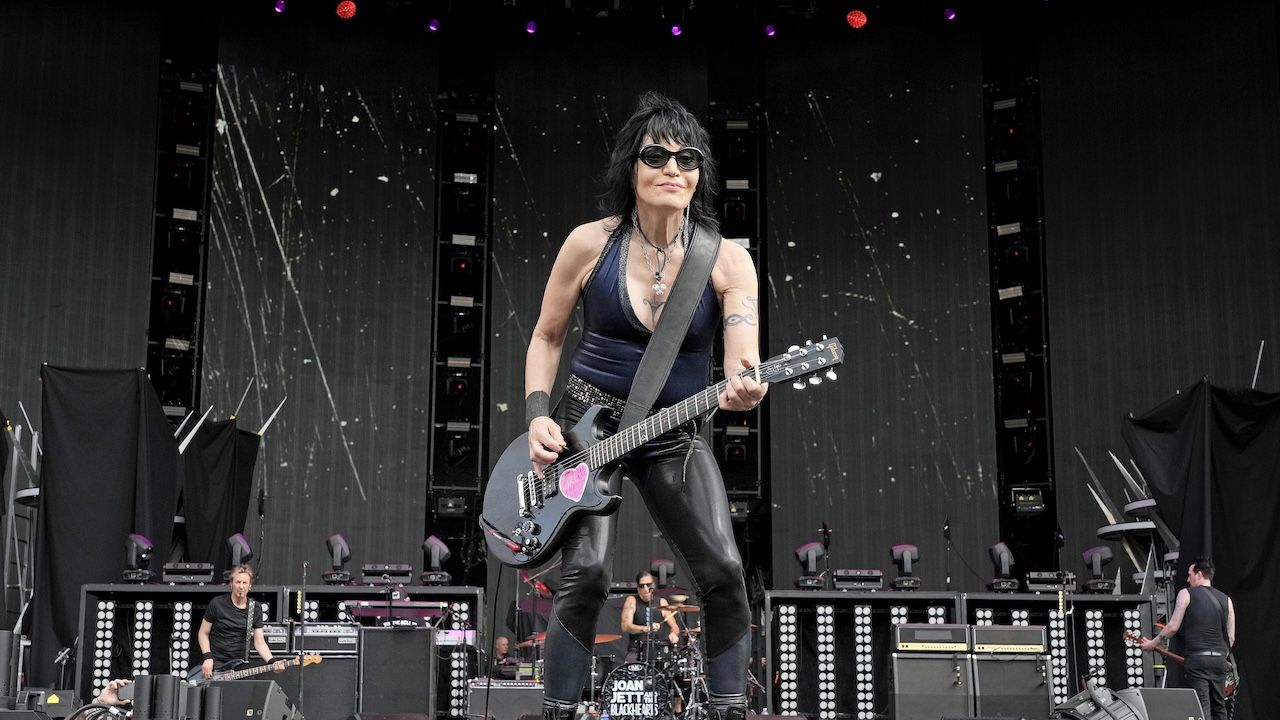 “It’s been too long since we’ve been in the UK!” Joan Jett And The Blackhearts announce first UK headline tour in 16 years