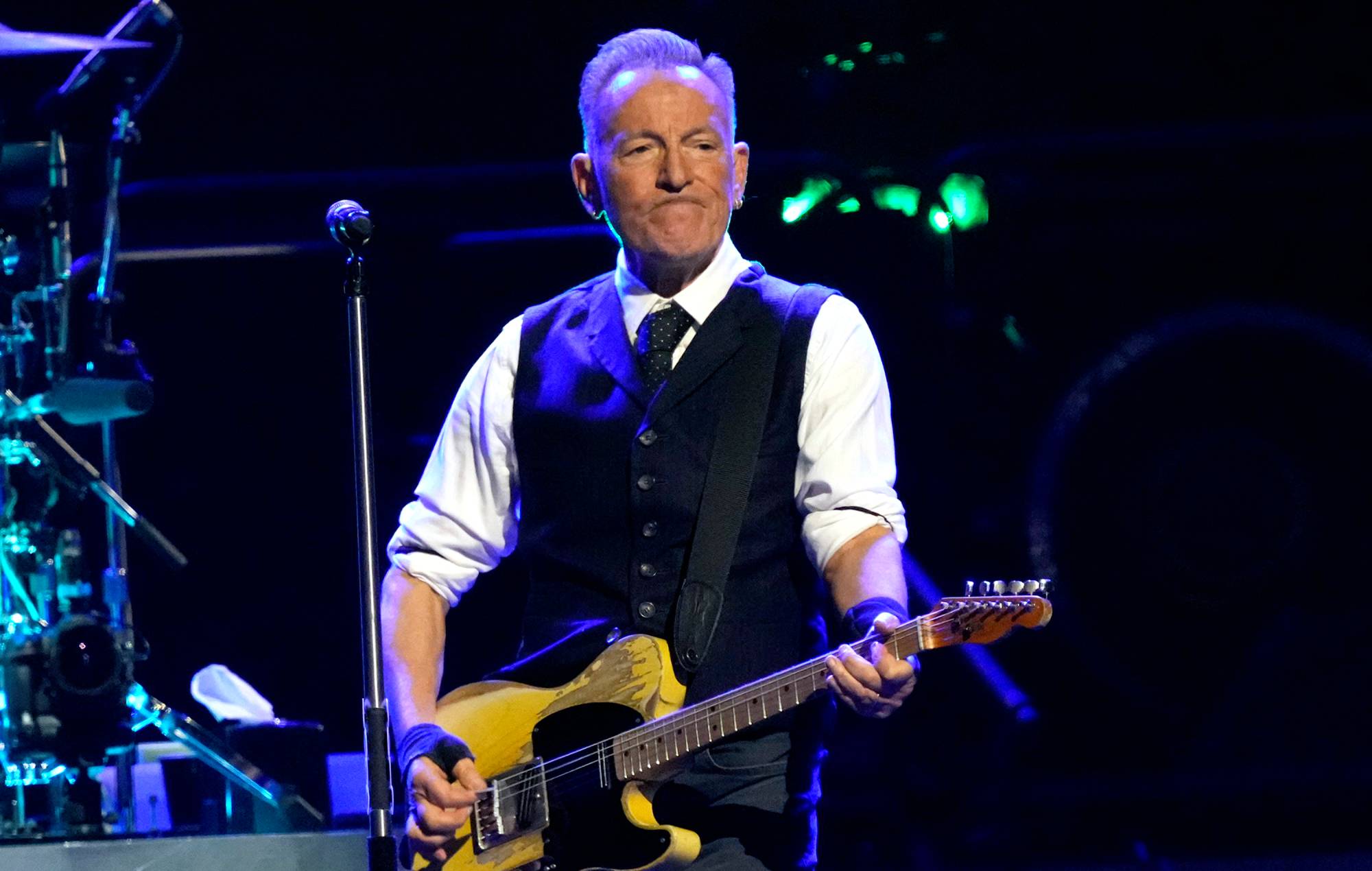 Watch Bruce Springsteen join John Densmore for cover of The Doors’ ‘Light My Fire’