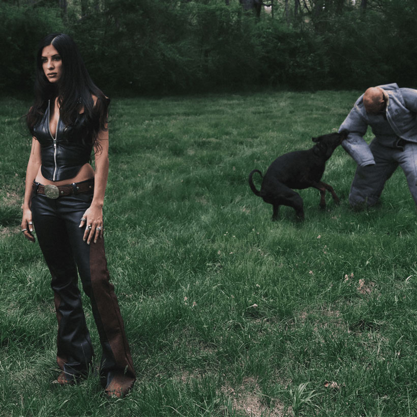 Kassi Ashton Shares New Track ‘Bitches’