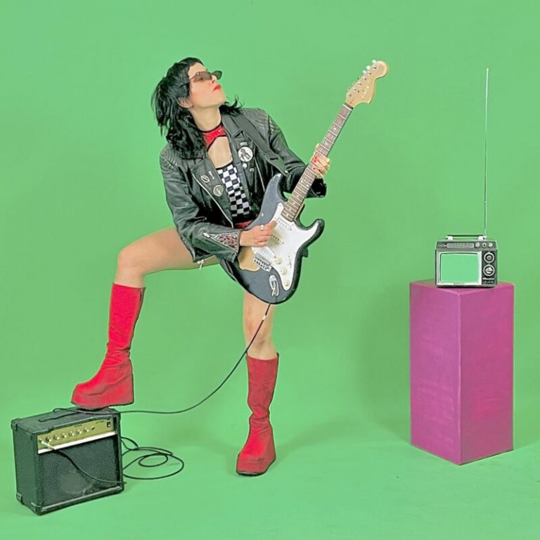 Berlin’s Güner Künier Unleashes Neue Deutsche Welle Mischief in Video for “Kes”