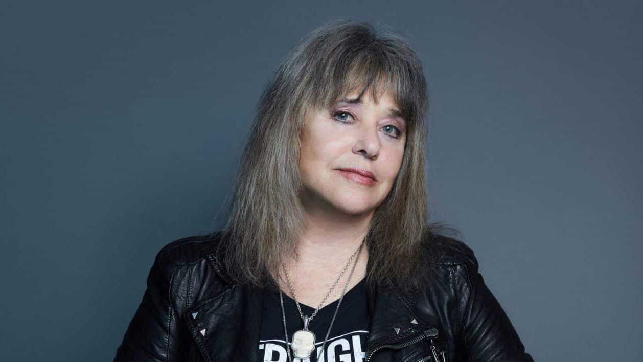 “I finally had to ask the road crew to get him off the stage, he was messing it all up.” Suzi Quatro’s stories of Alice Cooper, Iggy Pop, Joan Jett, Phil Lynott, Peter Frampton, Chrissie Hynde and more