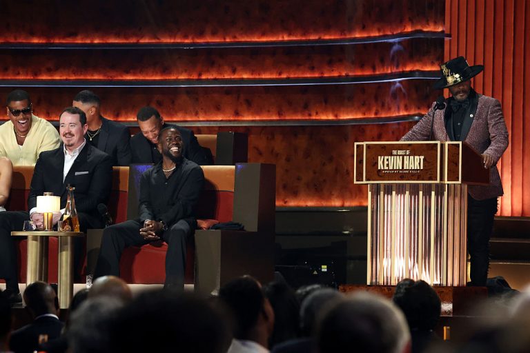 Kevin Hart & Katt Williams Squash Beef During Live Roast On Netflix
